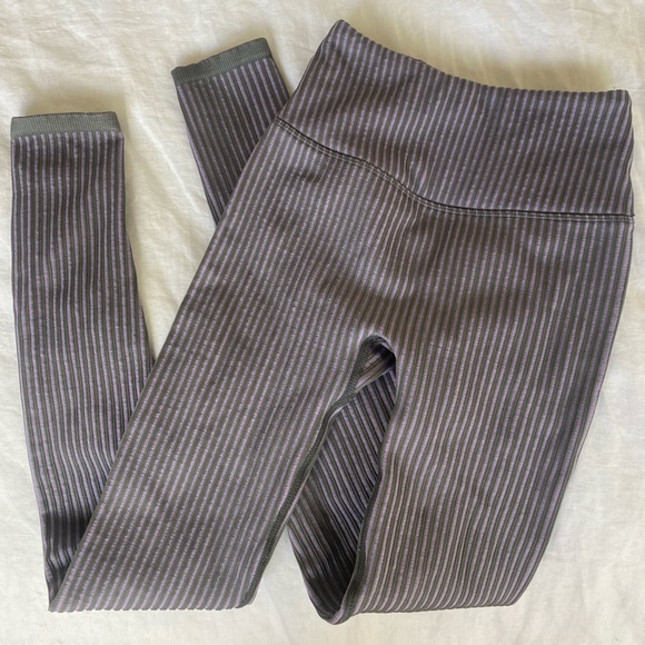 Fabletics High-Waisted Seamless Rib Legging - Picture 3 of 4